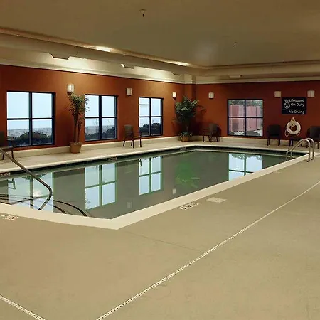 Hampton Inn & Suites Kalamazoo-Oshtemo 