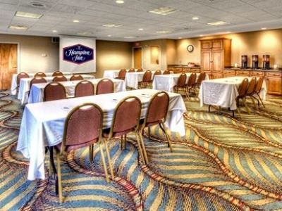 Hotel Hampton & Kalamazoo-oshtemo 3*